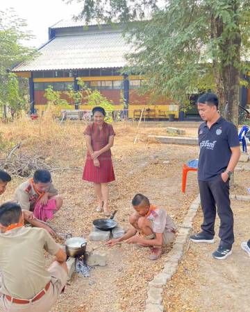 กิจกรรมลูกเสือ ซ่อมนักเรียน มี่ไม่ผ่านกิจกรรม